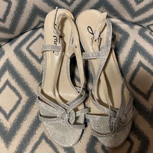 Elegant Silver Women's Sandals 7